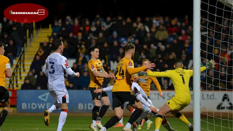Soi kèo bóng đá Cambridge United vs Luton Town, 01h00 ngày 8/10 2 Thông tin lực lượng Cambridge United vs Luton Town mới nhất
